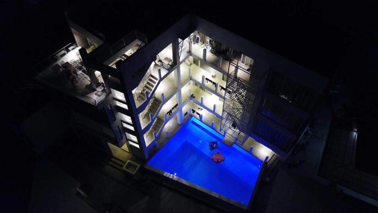 1000m² 18 slaapkamer, 20 privé badkamer Appartement in Mactan eiland Lapu-Lapu City Buitenkant foto